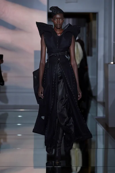 Look 19